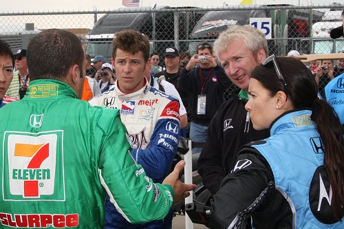 Felle racebabe Danica Patrick heeft het aan de stok met teamgenoot